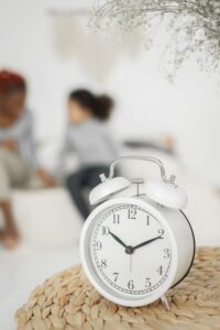 picture of a white clock